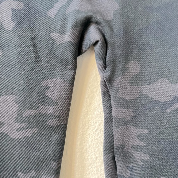 Spanx camo leggings size XL - Picture 4 of 6